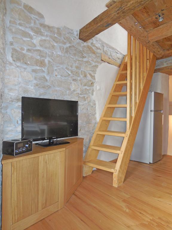 Stone House Apartments Brtonigla Extérieur photo