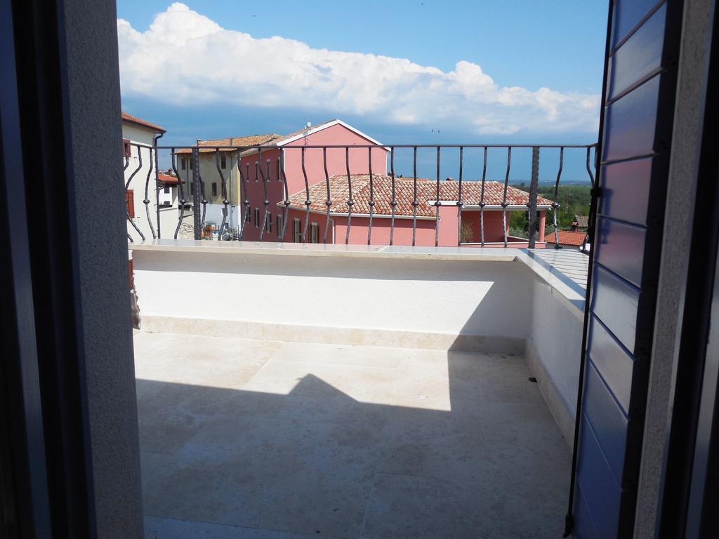 Stone House Apartments Brtonigla Extérieur photo